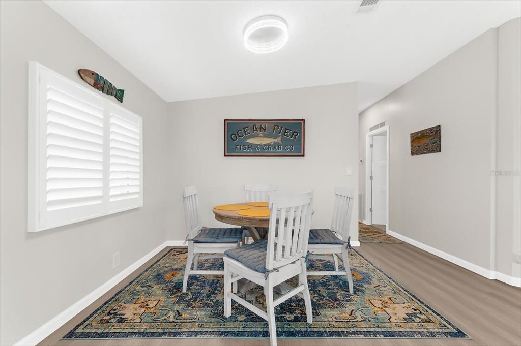 For Sale: $425,000 (2 beds, 2 baths, 1138 Square Feet)