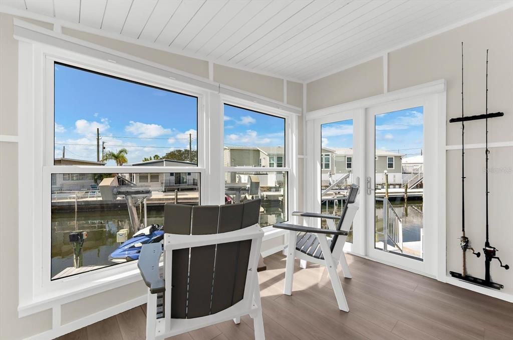 For Sale: $425,000 (2 beds, 2 baths, 1138 Square Feet)