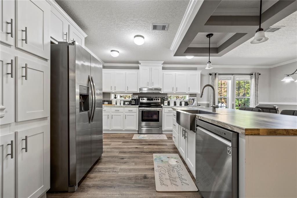 На продажу: $285,000 (3 спален, 2 ванн, 1392 Квадратных фут)