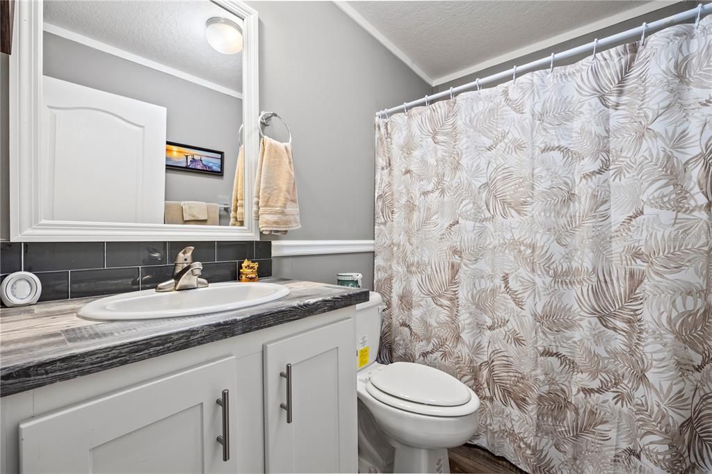 На продажу: $285,000 (3 спален, 2 ванн, 1392 Квадратных фут)