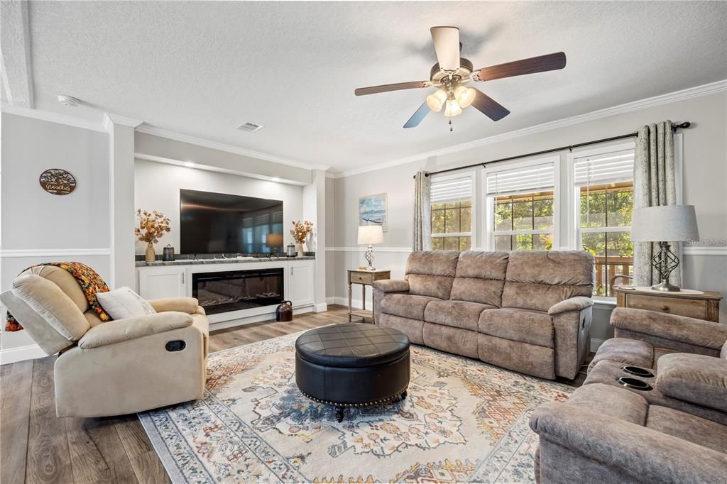 На продажу: $285,000 (3 спален, 2 ванн, 1392 Квадратных фут)