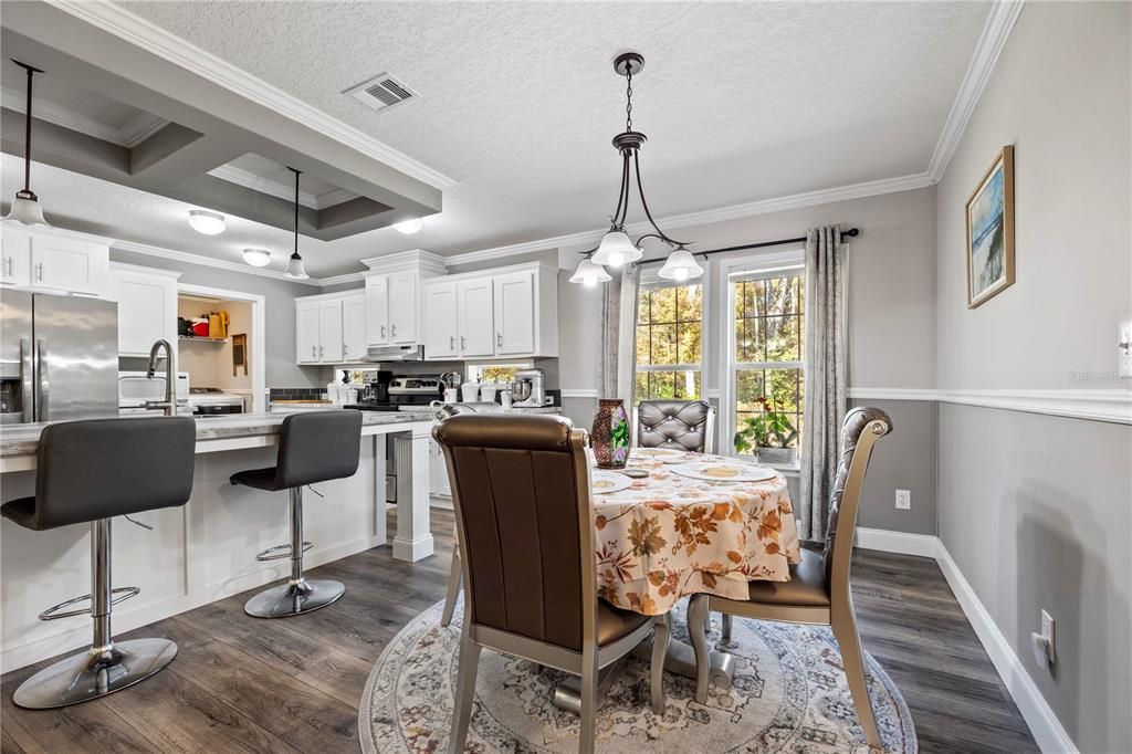 На продажу: $285,000 (3 спален, 2 ванн, 1392 Квадратных фут)