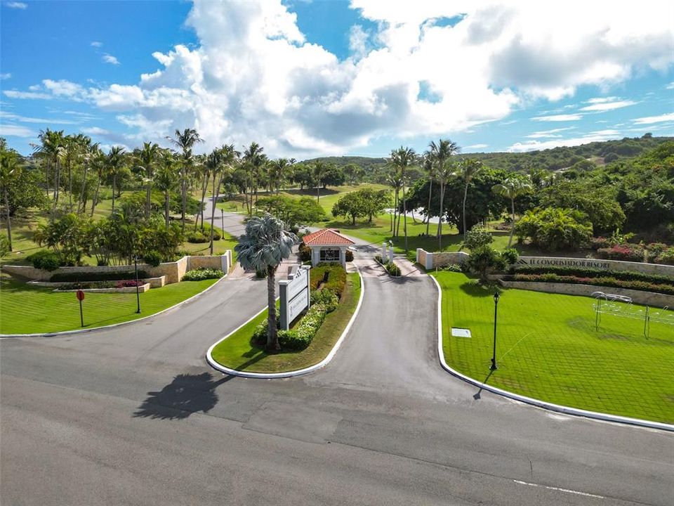 For Sale: $950,000 (2 beds, 2 baths, 1894 Square Feet)