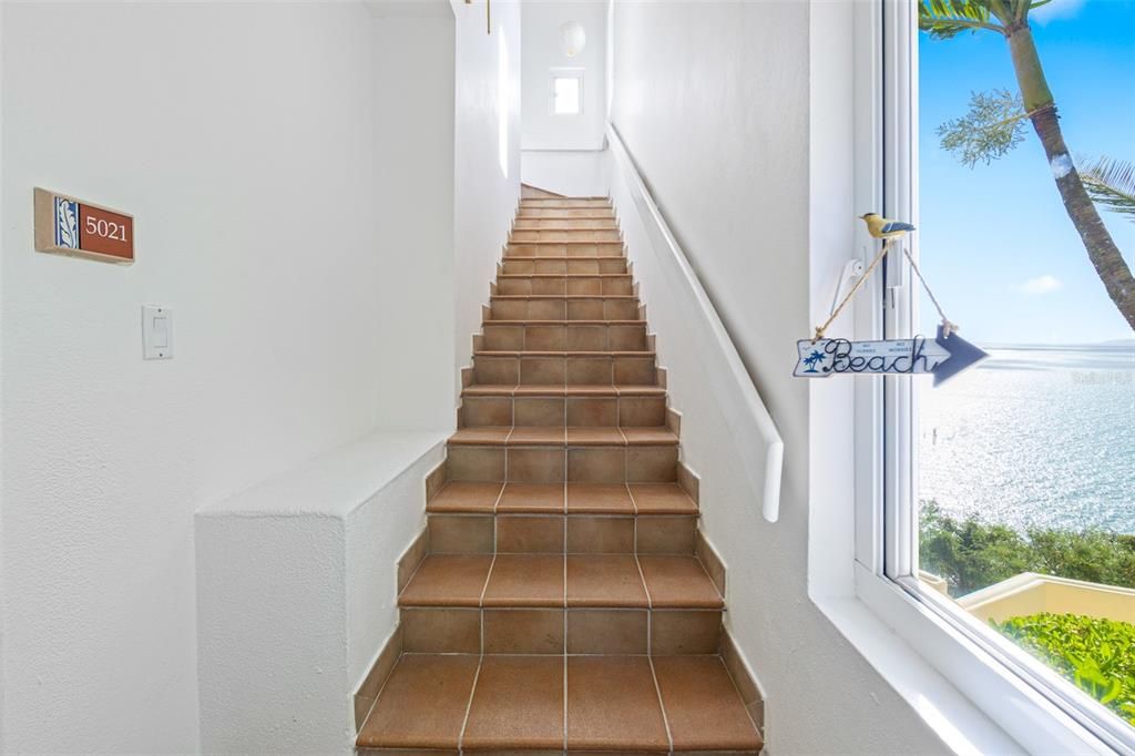 For Sale: $950,000 (2 beds, 2 baths, 1894 Square Feet)