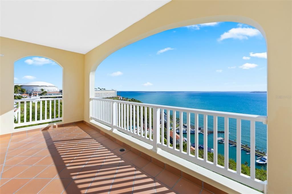 For Sale: $950,000 (2 beds, 2 baths, 1894 Square Feet)