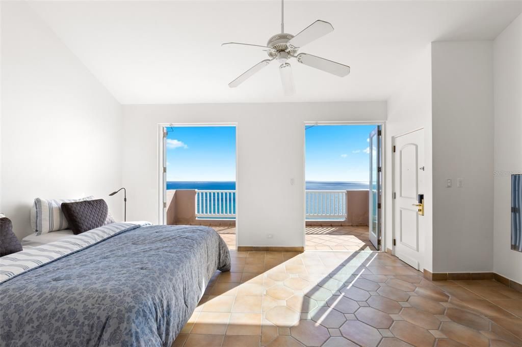 For Sale: $950,000 (2 beds, 2 baths, 1894 Square Feet)