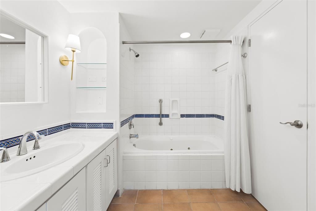 For Sale: $950,000 (2 beds, 2 baths, 1894 Square Feet)