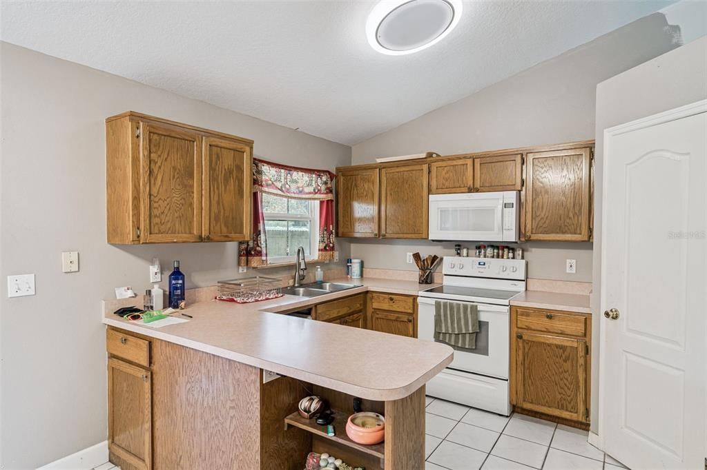 For Sale: $350,000 (3 beds, 2 baths, 1459 Square Feet)