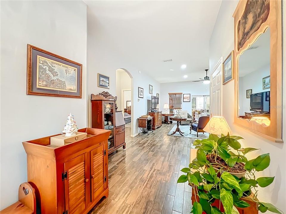 En Venta: $319,000 (2 camas, 2 baños, 1804 Pies cuadrados)