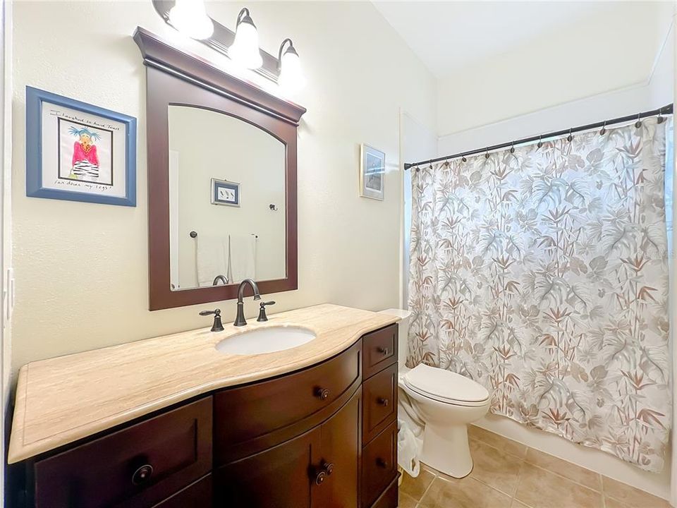 En Venta: $319,000 (2 camas, 2 baños, 1804 Pies cuadrados)