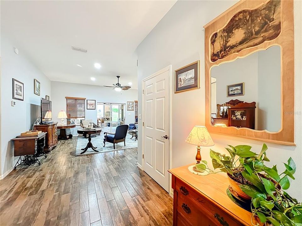 En Venta: $319,000 (2 camas, 2 baños, 1804 Pies cuadrados)