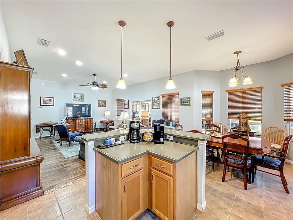 En Venta: $319,000 (2 camas, 2 baños, 1804 Pies cuadrados)