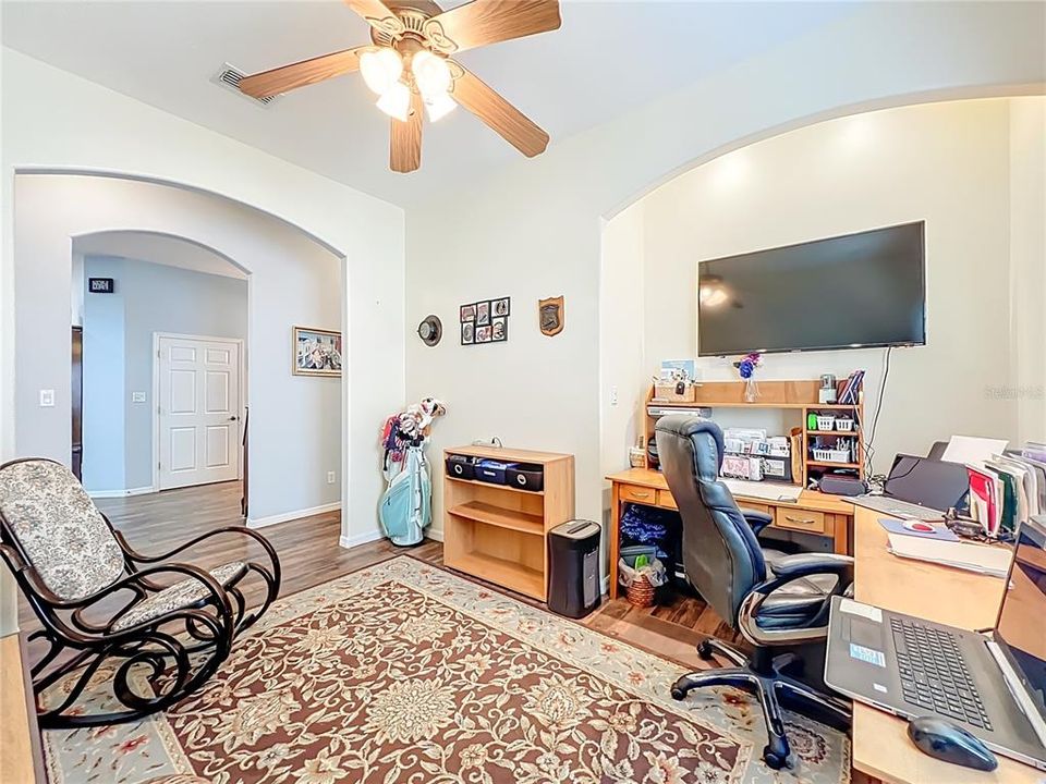 En Venta: $319,000 (2 camas, 2 baños, 1804 Pies cuadrados)