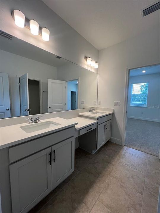 Active With Contract: $740,931 (6 beds, 4 baths, 3418 Square Feet)