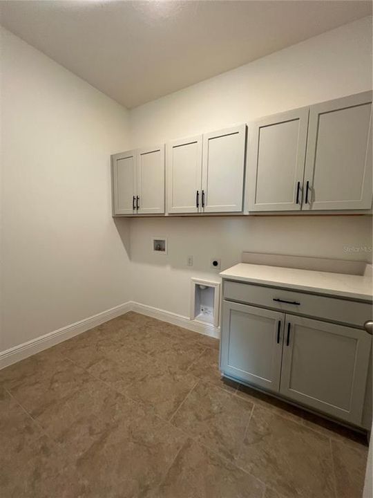 Active With Contract: $740,931 (6 beds, 4 baths, 3418 Square Feet)