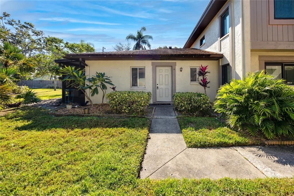 For Sale: $171,000 (2 beds, 1 baths, 752 Square Feet)