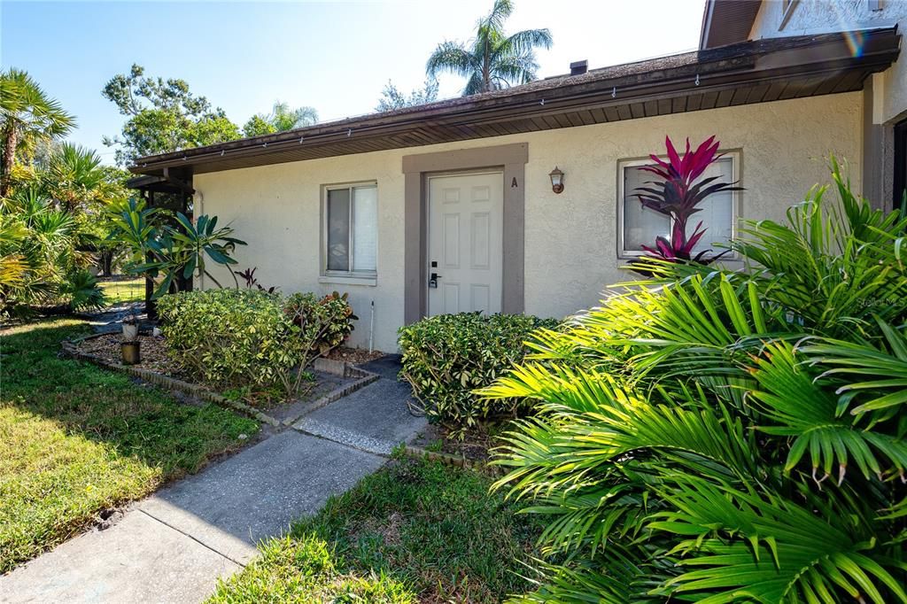 For Sale: $171,000 (2 beds, 1 baths, 752 Square Feet)