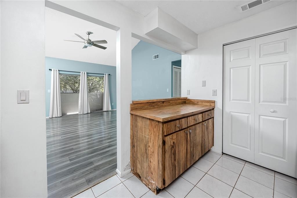 For Sale: $171,000 (2 beds, 1 baths, 752 Square Feet)