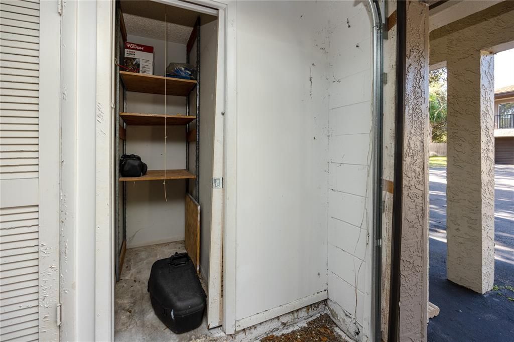 For Sale: $171,000 (2 beds, 1 baths, 752 Square Feet)