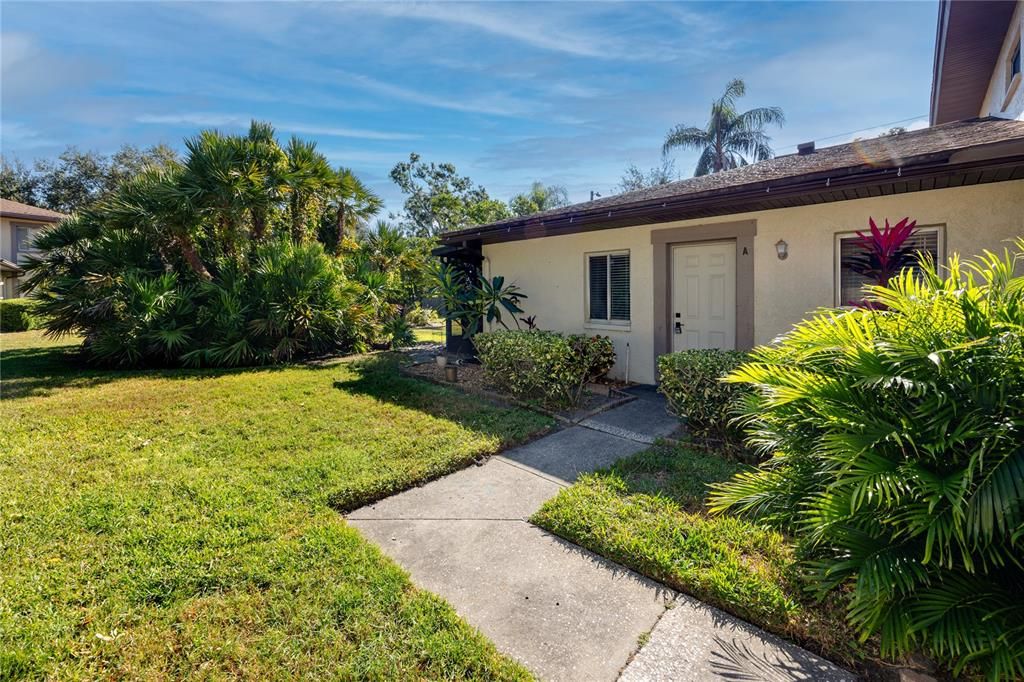 For Sale: $171,000 (2 beds, 1 baths, 752 Square Feet)