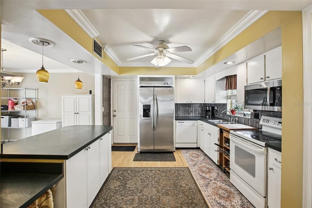 En Venta: $469,000 (3 camas, 2 baños, 2192 Pies cuadrados)