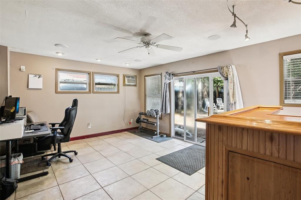 En Venta: $469,000 (3 camas, 2 baños, 2192 Pies cuadrados)