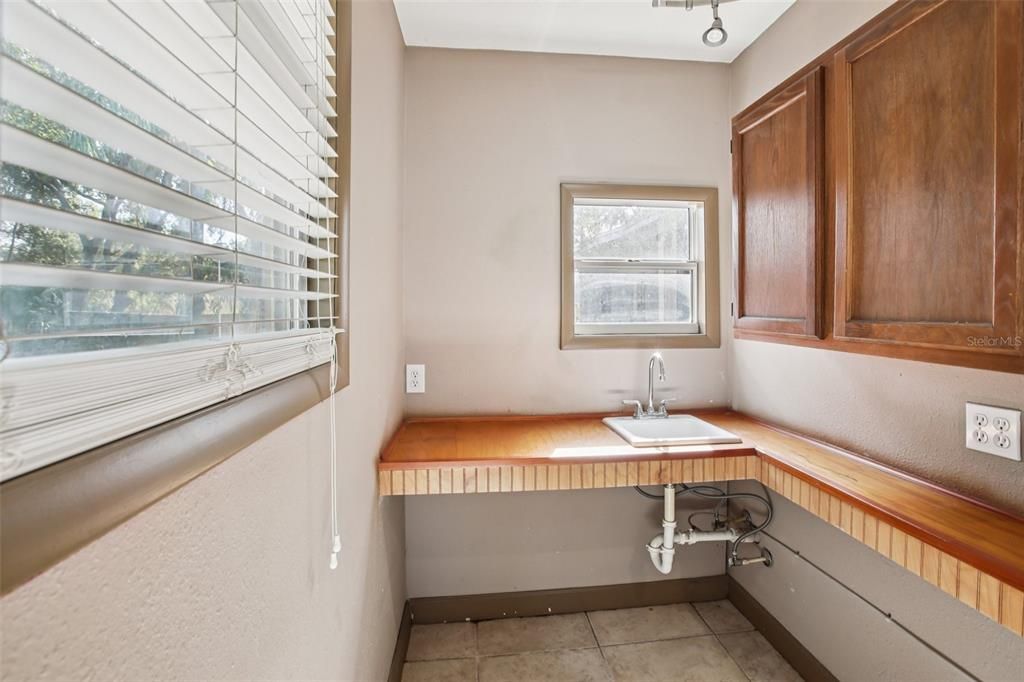 En Venta: $469,000 (3 camas, 2 baños, 2192 Pies cuadrados)