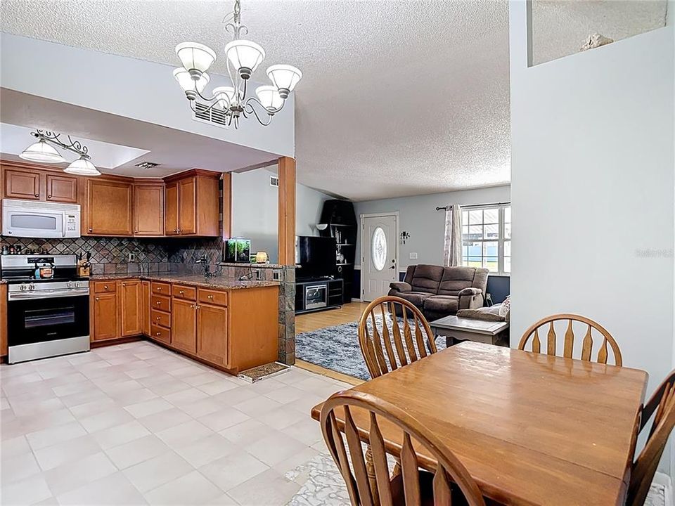 For Sale: $259,900 (3 beds, 1 baths, 1336 Square Feet)
