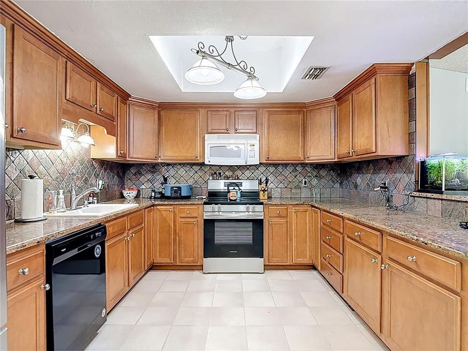 For Sale: $259,900 (3 beds, 1 baths, 1336 Square Feet)