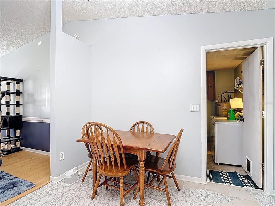 For Sale: $259,900 (3 beds, 1 baths, 1336 Square Feet)