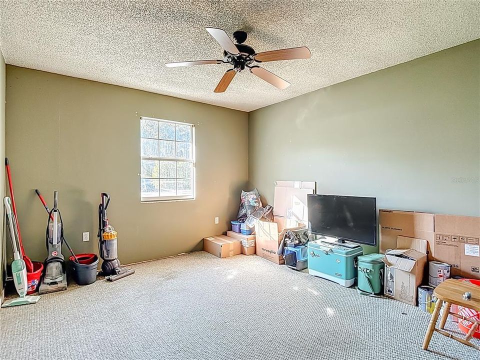 For Sale: $259,900 (3 beds, 1 baths, 1336 Square Feet)