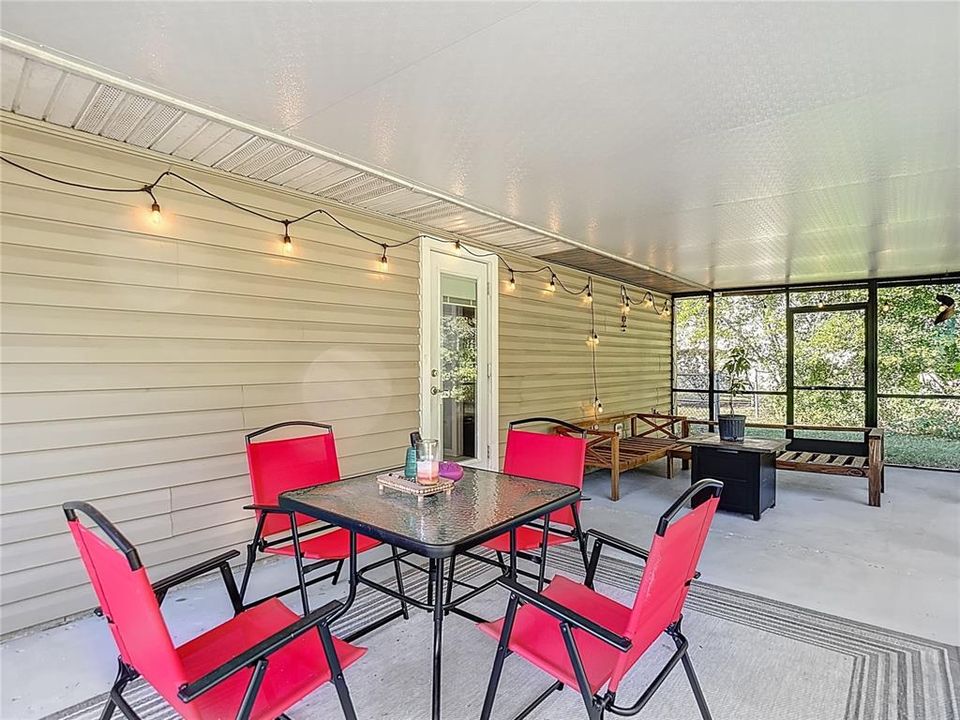 For Sale: $259,900 (3 beds, 1 baths, 1336 Square Feet)