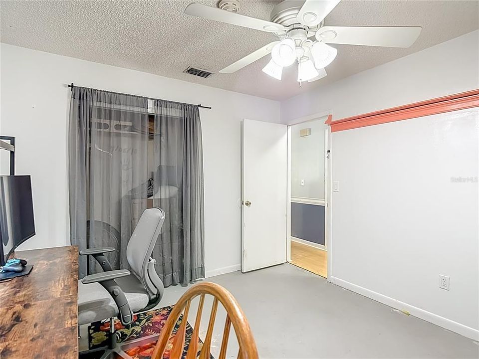 For Sale: $259,900 (3 beds, 1 baths, 1336 Square Feet)