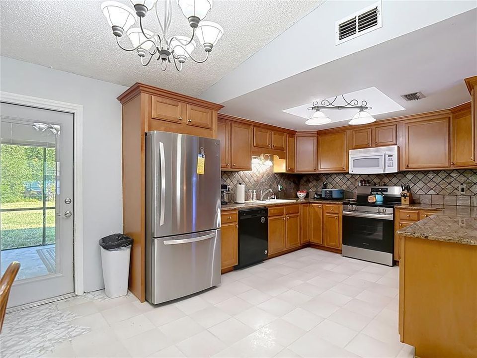 For Sale: $259,900 (3 beds, 1 baths, 1336 Square Feet)