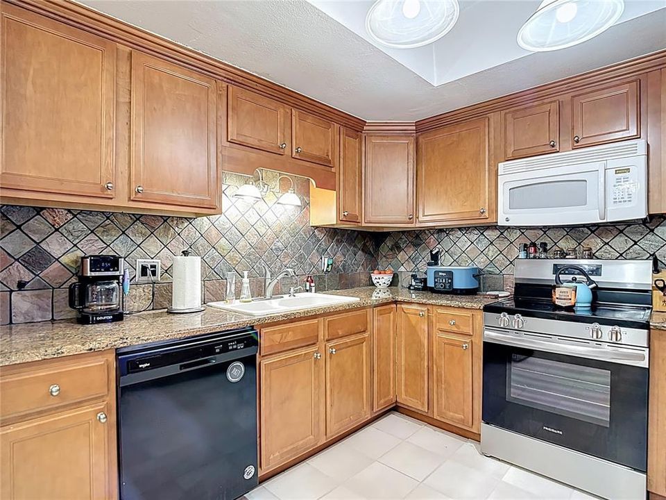 For Sale: $259,900 (3 beds, 1 baths, 1336 Square Feet)