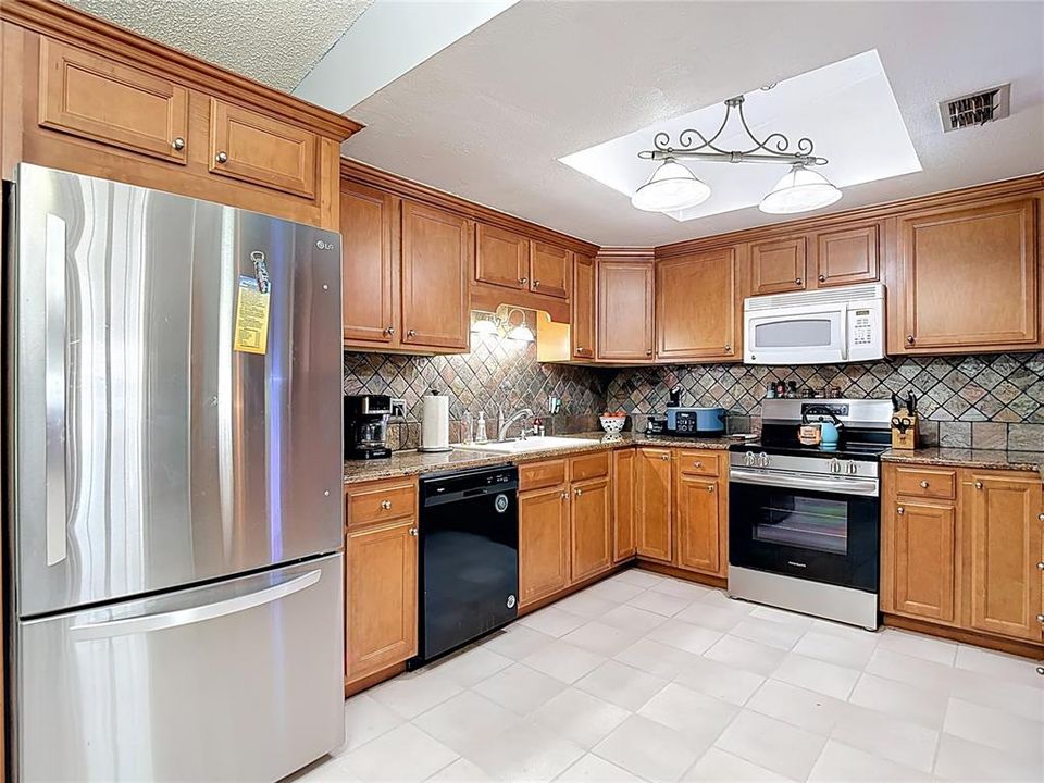 For Sale: $259,900 (3 beds, 1 baths, 1336 Square Feet)