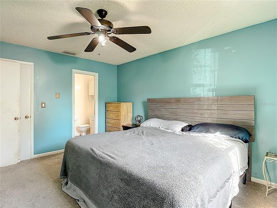 For Sale: $259,900 (3 beds, 1 baths, 1336 Square Feet)