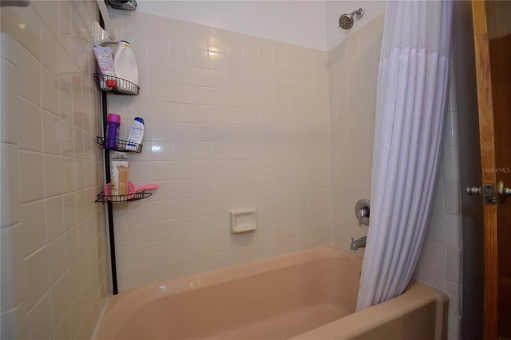 待售: $285,000 (2 贝兹, 2 浴室, 1076 平方英尺)