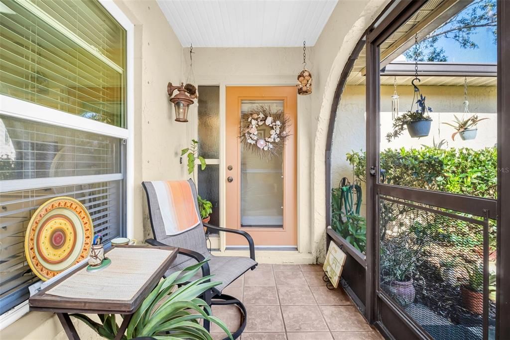 For Sale: $289,900 (2 beds, 2 baths, 1076 Square Feet)