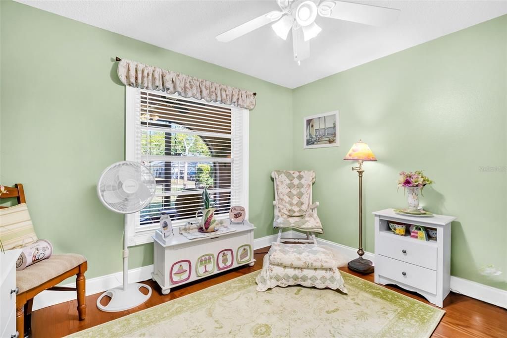 For Sale: $289,900 (2 beds, 2 baths, 1076 Square Feet)