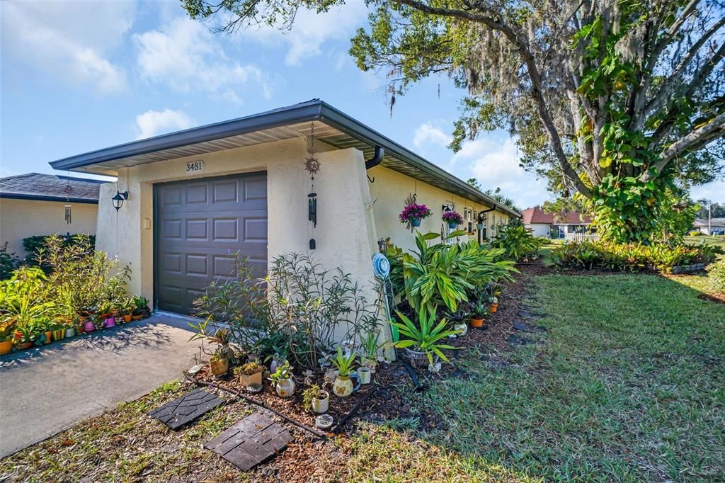 For Sale: $289,900 (2 beds, 2 baths, 1076 Square Feet)