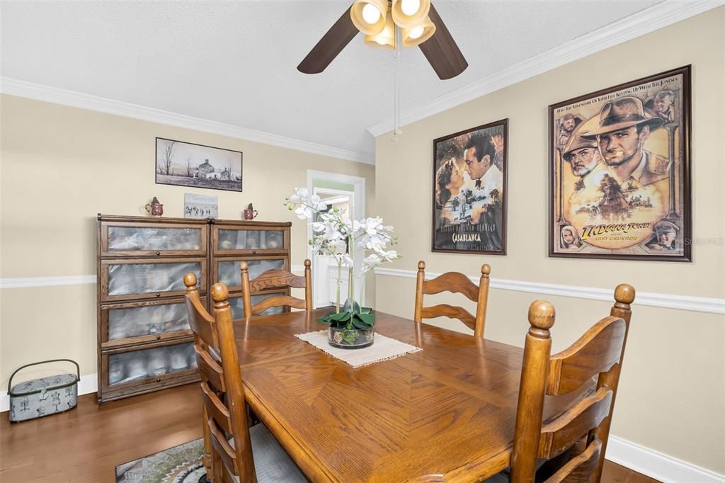 For Sale: $289,900 (2 beds, 2 baths, 1076 Square Feet)