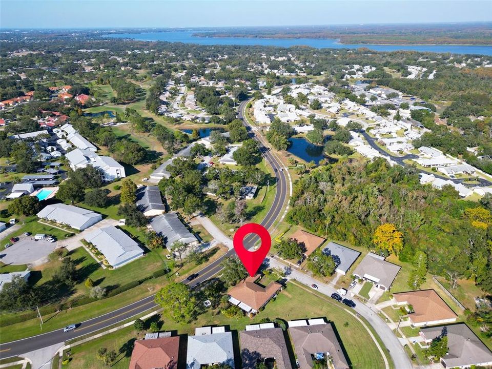 For Sale: $289,900 (2 beds, 2 baths, 1076 Square Feet)