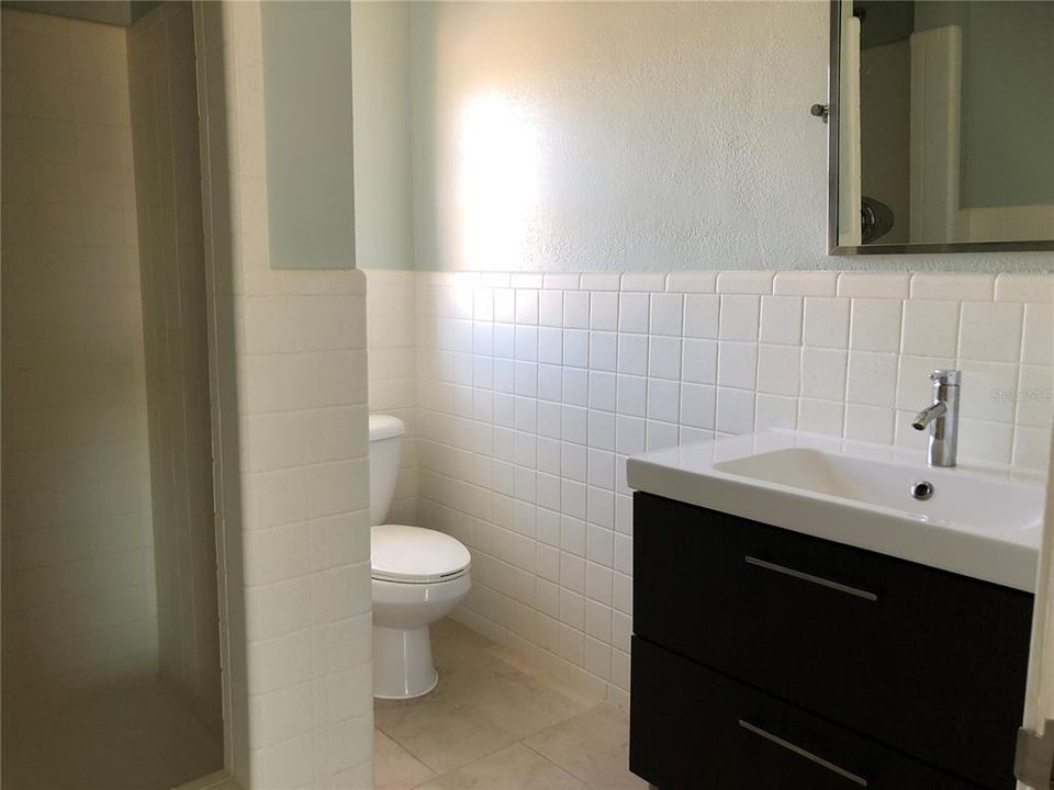 For Rent: $1,750 (2 beds, 1 baths, 650 Square Feet)