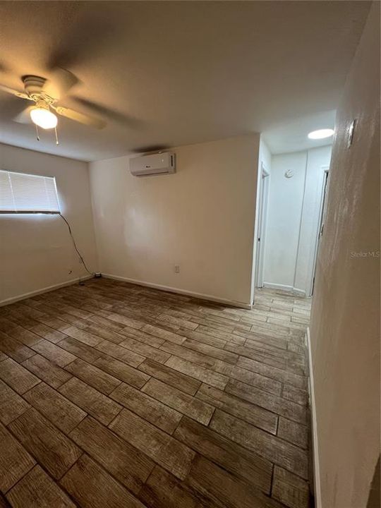 For Sale: $330,000 (5 beds, 2 baths, 1432 Square Feet)