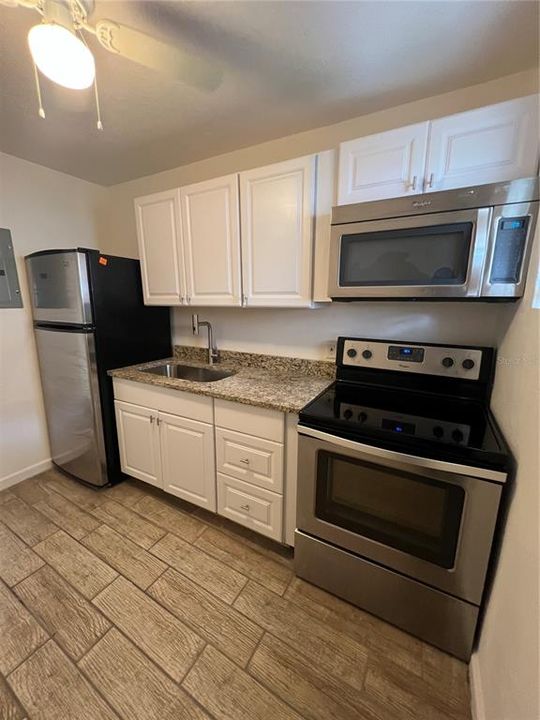 For Sale: $330,000 (5 beds, 2 baths, 1432 Square Feet)