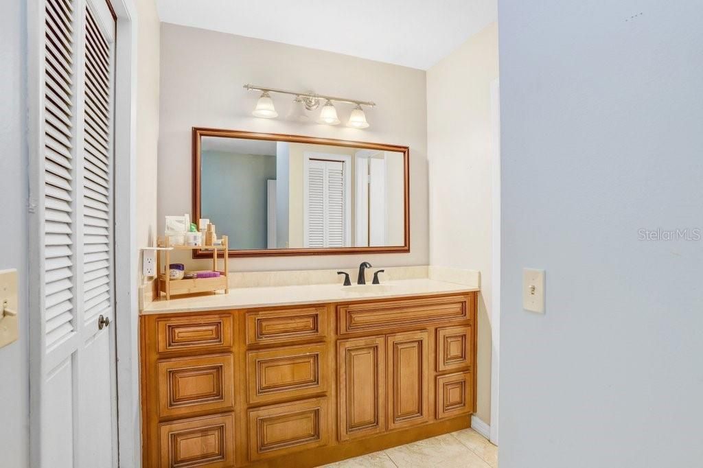 待售: $435,000 (4 贝兹, 2 浴室, 2021 平方英尺)