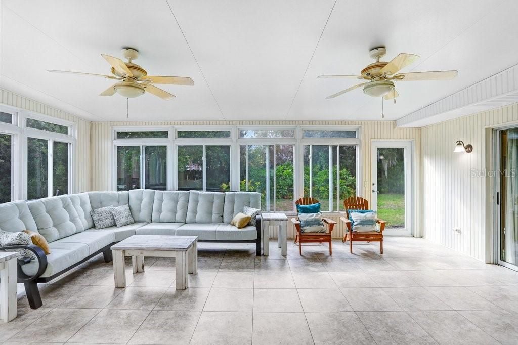 待售: $435,000 (4 贝兹, 2 浴室, 2021 平方英尺)