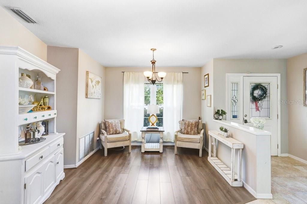 待售: $435,000 (4 贝兹, 2 浴室, 2021 平方英尺)