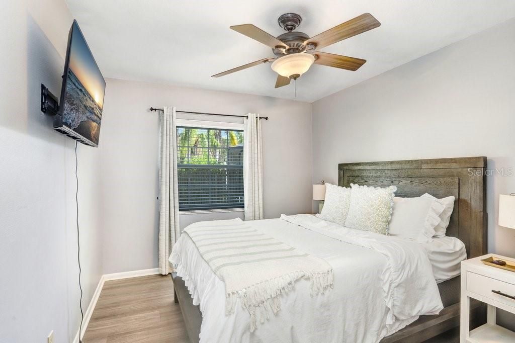 待售: $435,000 (4 贝兹, 2 浴室, 2021 平方英尺)